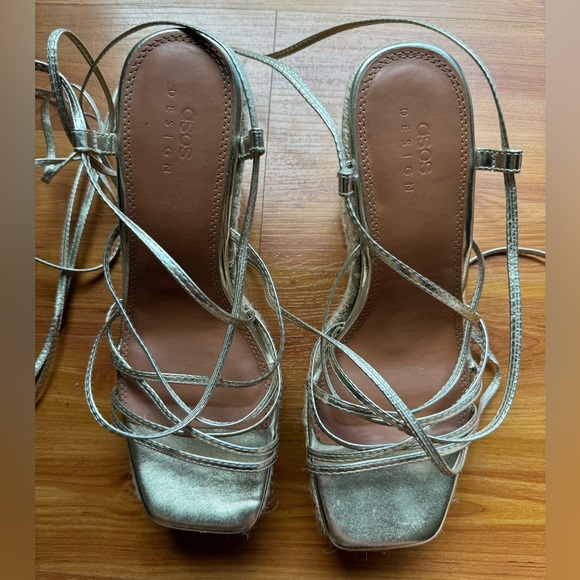 ASOS DESIGN Thalia strappy tie leg wedges in gold size 9 - Picture 11 of 16